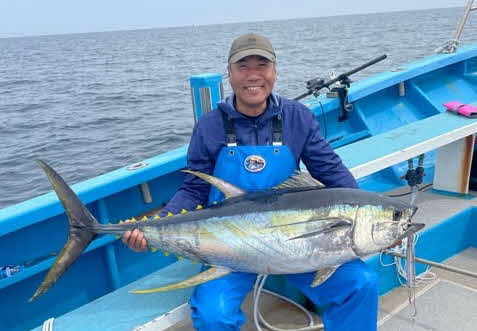 「4月度・月桂冠杯大物賞」120センチのキハダマグロを釣り上げた風間孝司さん