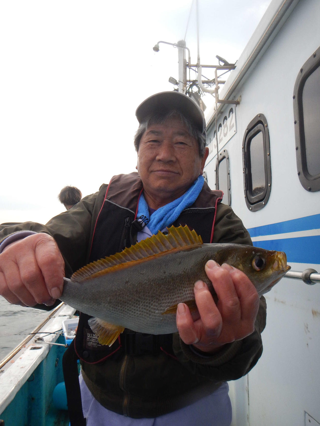 25～38センチのイサギを30匹釣り上げた野田和乃さん
