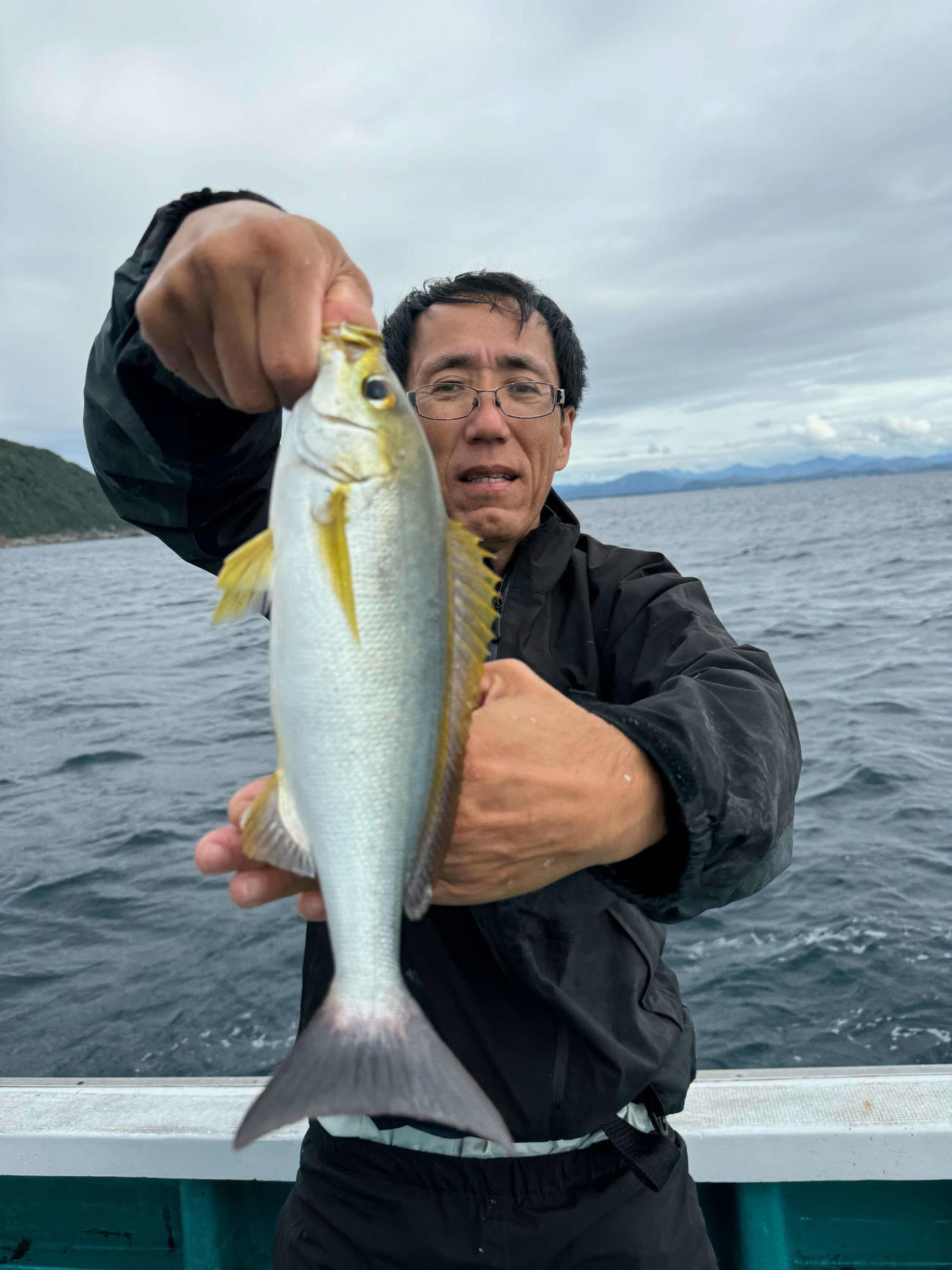 伊東さんが釣り上げたこの日最長寸の35センチイサギ