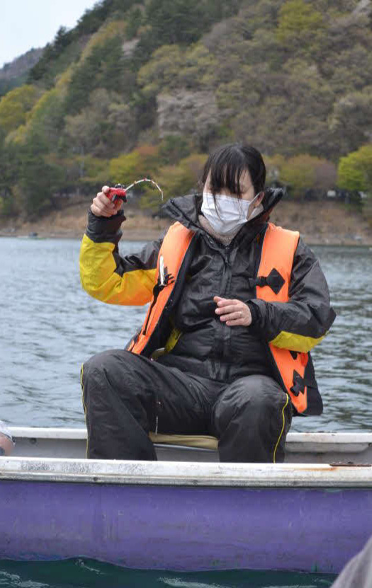 10月からスタートした西湖のワカサギ釣り