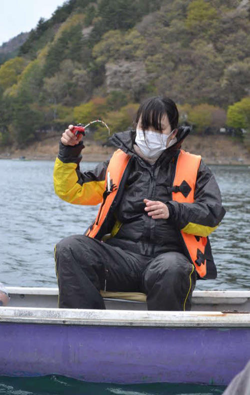 10月からスタートした西湖のワカサギ釣り