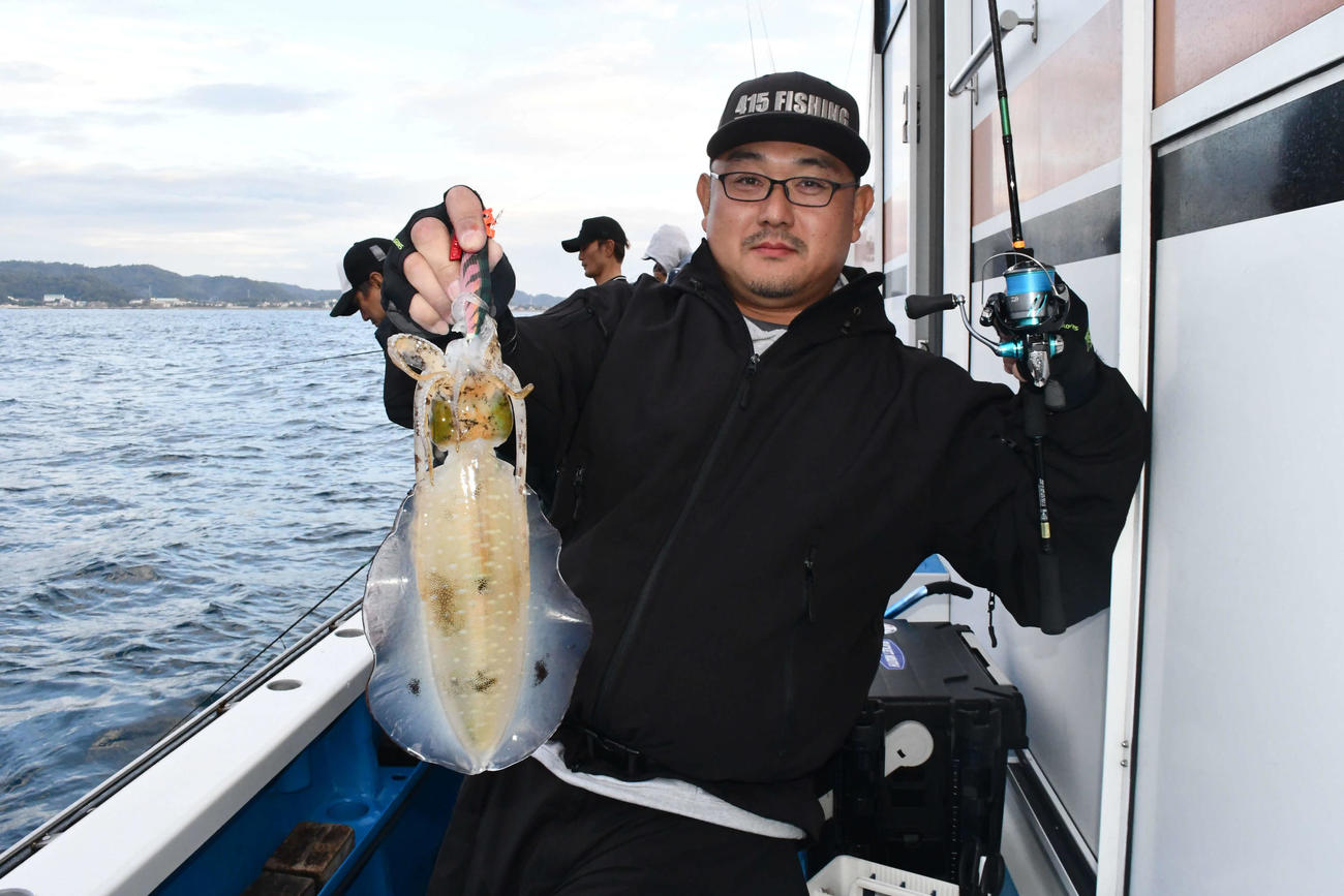 栗原さんはアオリイカ釣り3回目で初めて本命ゲット