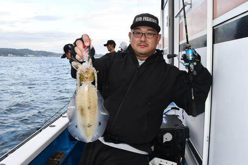 栗原さんはアオリイカ釣り3回目で初めて本命ゲット