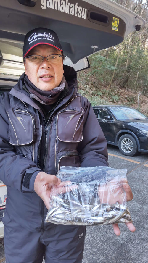 100匹以上釣って引き揚げてきた棚山林さん