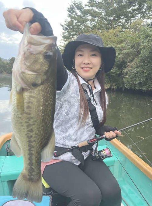 亀山湖でヒットした42センチのブラックバス
