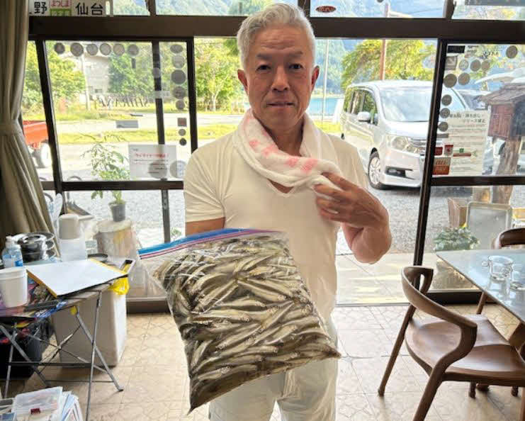 西湖「白根」では解禁早々から532匹（2637グラム）とワカサギが大漁