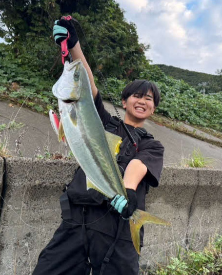 78センチのヒラマサをヒットさせて優勝したヒデさんこと越前隆秀さん