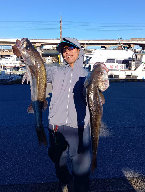 68センチを2匹そろえて優勝した徳原大地さん