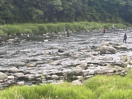 3月1日ともなれば多くの釣り師が渓流にやってくる（昨年の解禁風景）