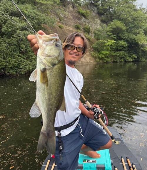 三島湖ではいかにも居そうな場所にバスがいる