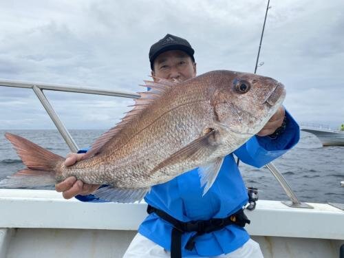 5キロの大ダイをゲットした前島鉄生さん