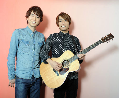 注目の音楽ユニットＵＳＡＧＩの上田和寛（左）と杉山勝彦