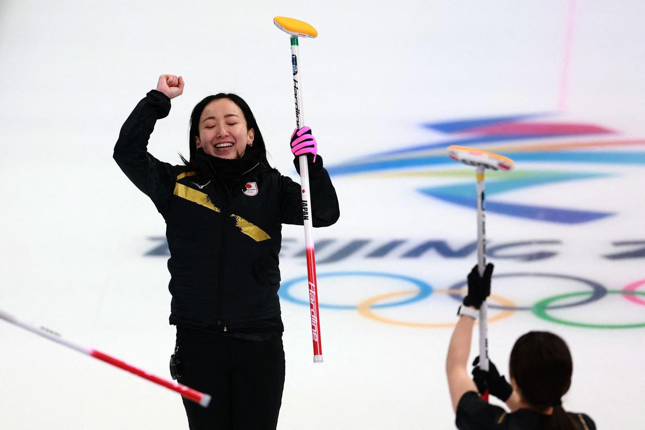 スイスに勝って喜ぶ藤沢五月（ロイター）