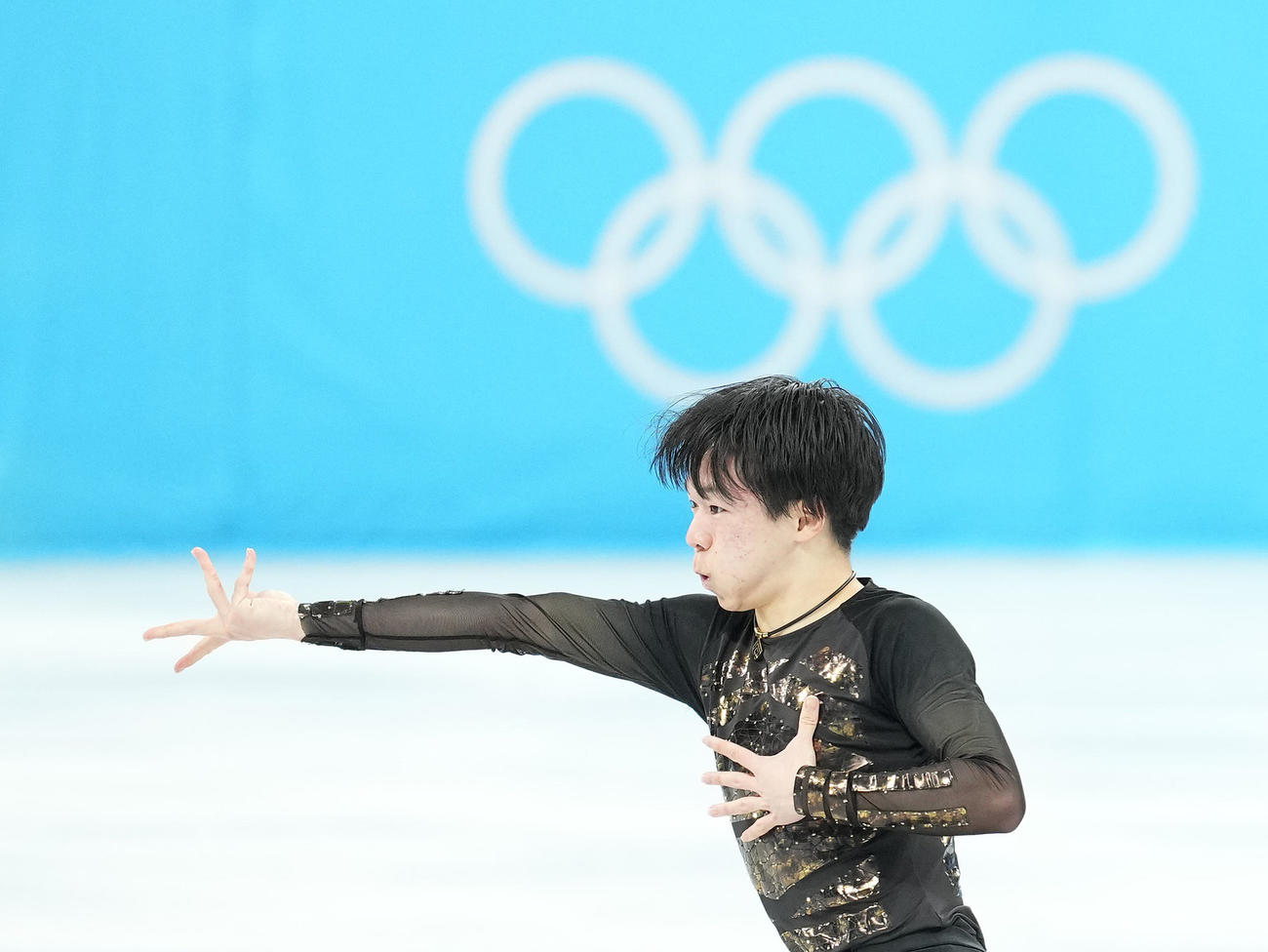 フィギュアスケート団体、男子フリーで演技する鍵山（撮影・菅敏）