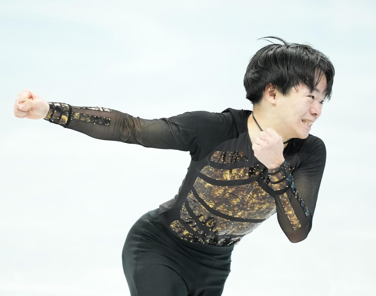 フィギュアスケート団体、男子フリーで演技する鍵山（撮影・菅敏）