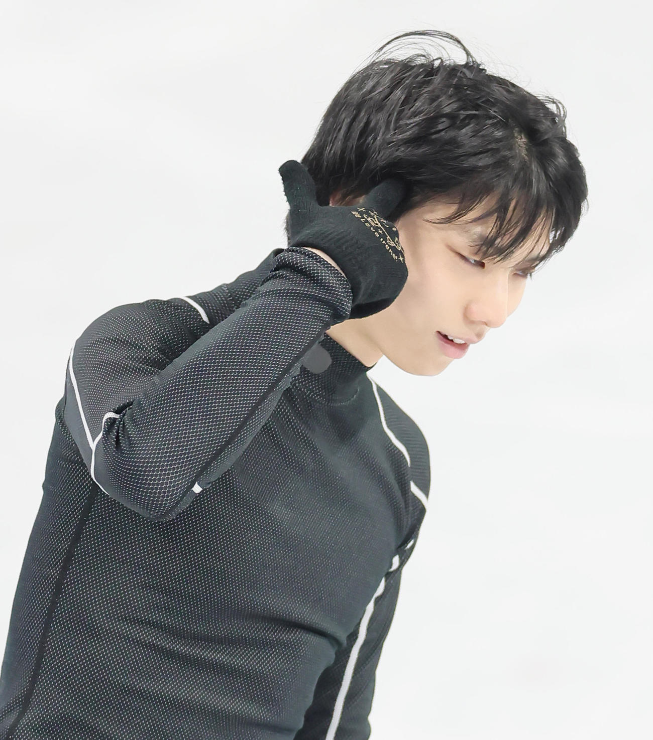 男子フリーの当日、最終調整する羽生（撮影・足立雅史）