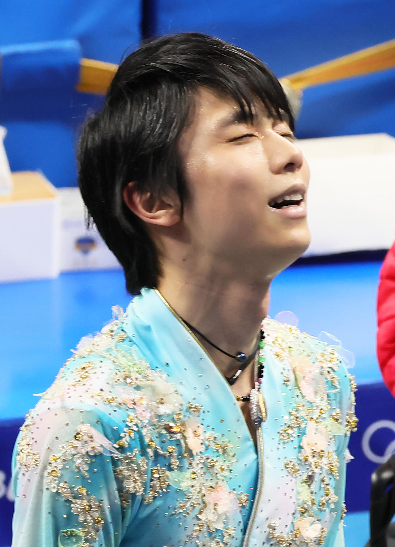 男子フリーの演技を終えリンク降りた羽生は悔しそうな表情を見せる（撮影・足立雅史）