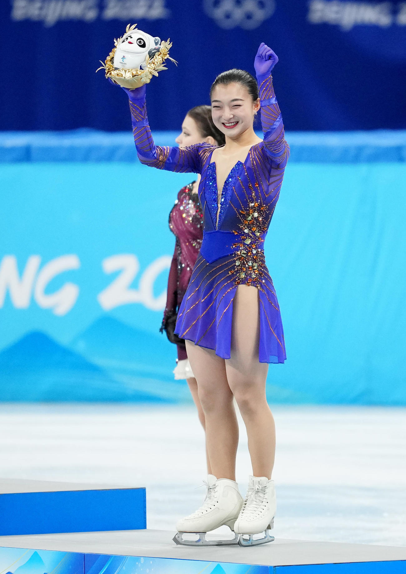 銅メダルを獲得し、表彰台で笑顔を見せる坂本（撮影・菅敏）