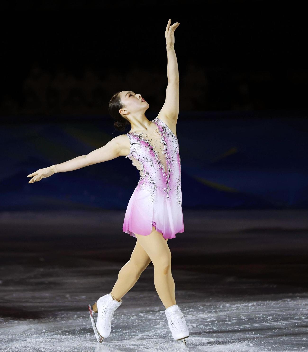 エキシビションで演技する樋口新葉（共同）