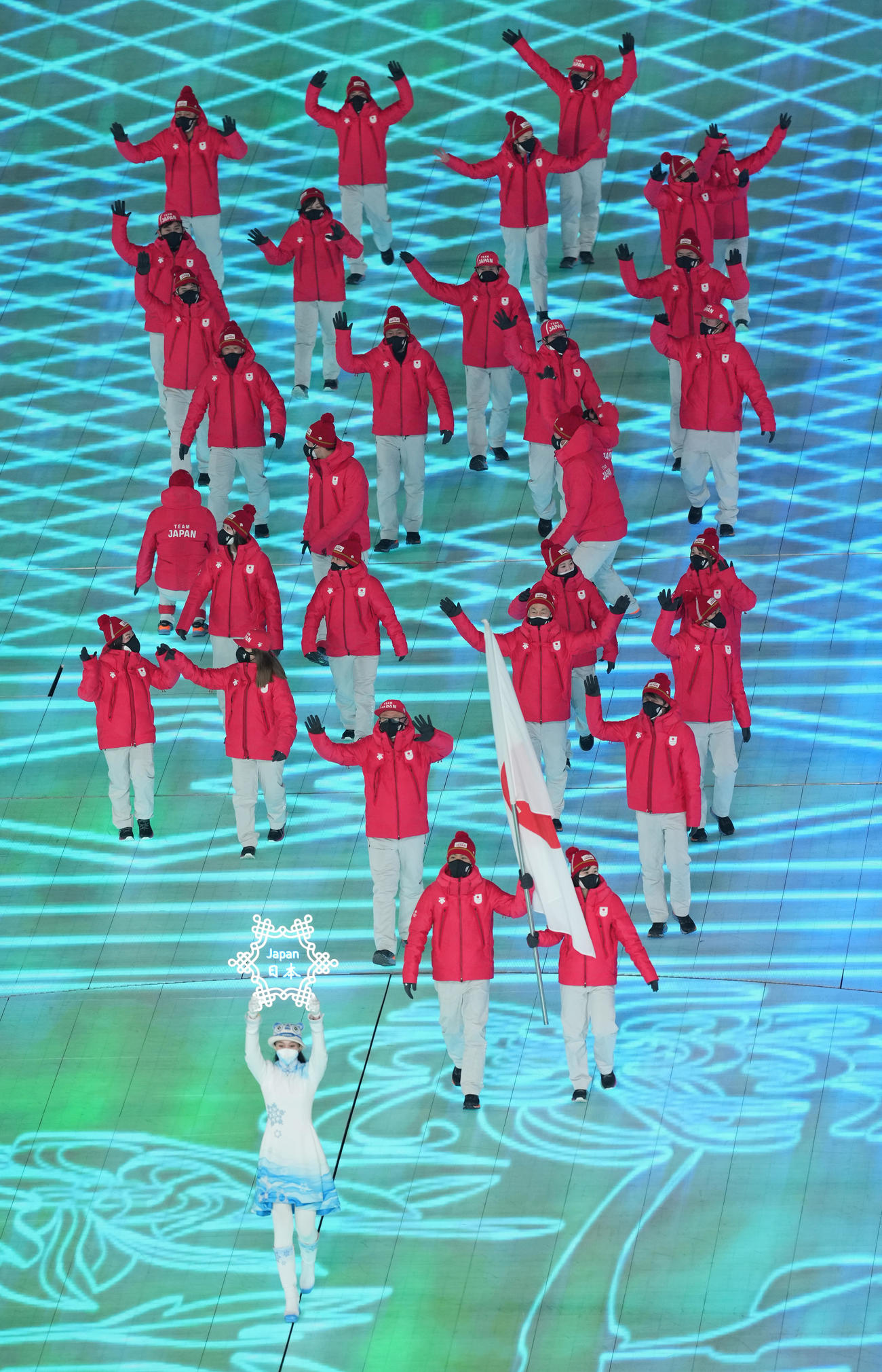 北京五輪開会式で入場する日本選手団（撮影・菅敏）