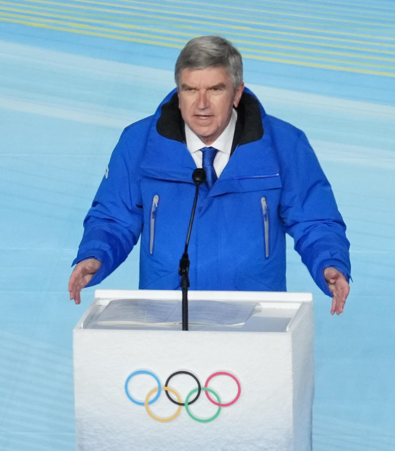 北京五輪開会式であいさつするバッハ会長（撮影・菅敏）