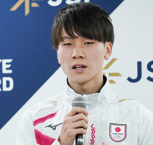 北京五輪派遣選手に選ばれ、会見で抱負を話す森重航（撮影・菅敏）＝2021年12月31日