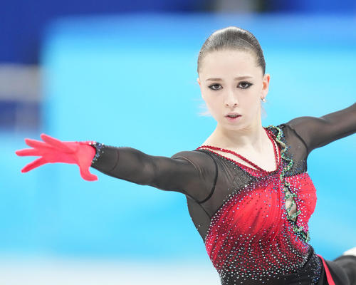 フィギュアスケート団体、女子フリーで演技するワリエワ(撮影・菅敏)
