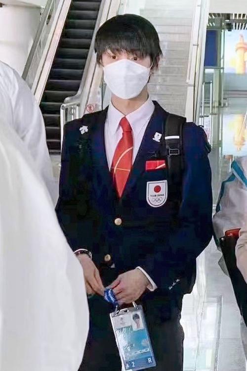 北京に到着した羽生とされる画像(「微博(ウェイボ)」から、共同)