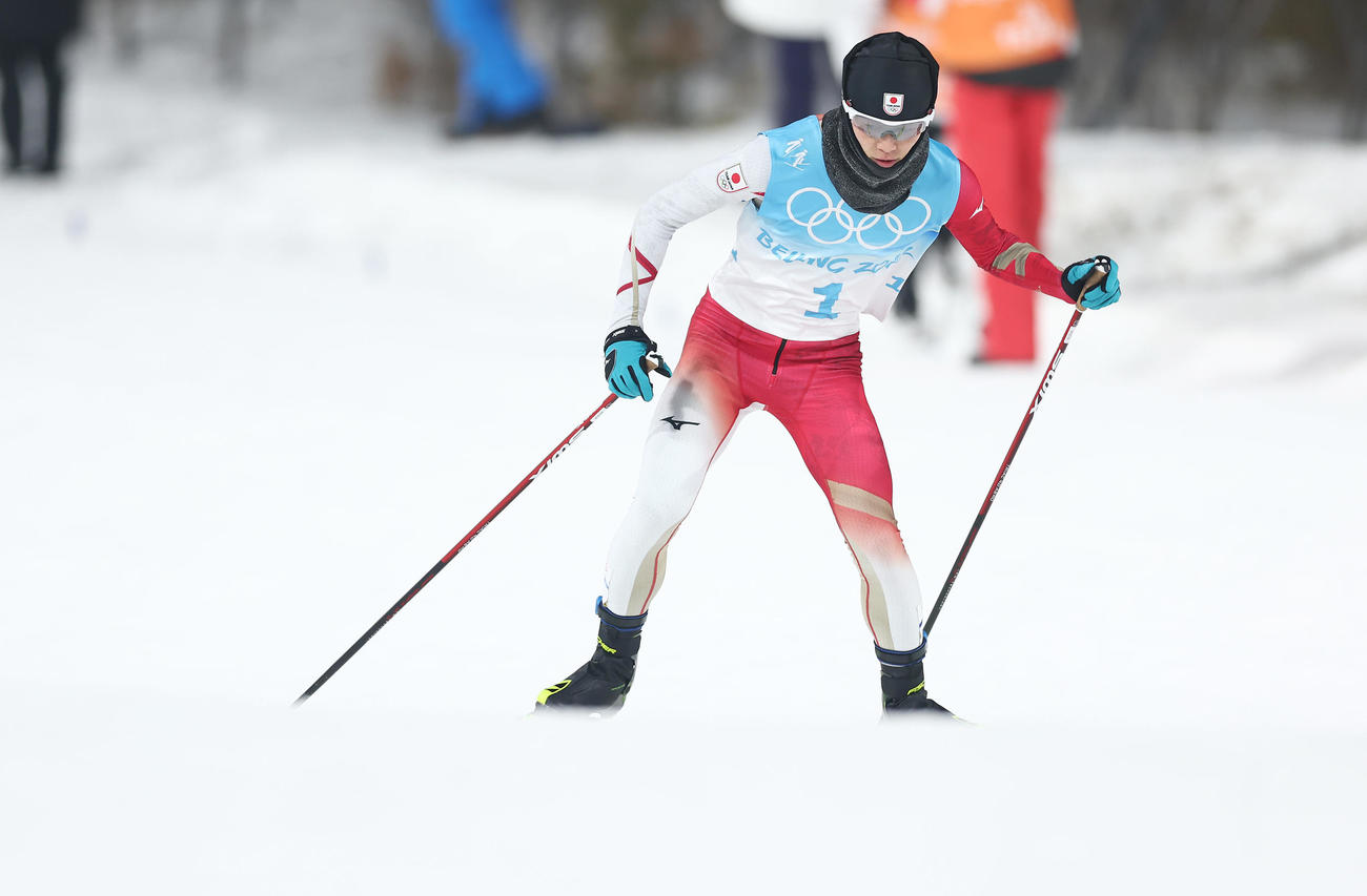 ノルディック複合男子個人ノーマルヒル距離、坂を登る山本（撮影・垰建太）