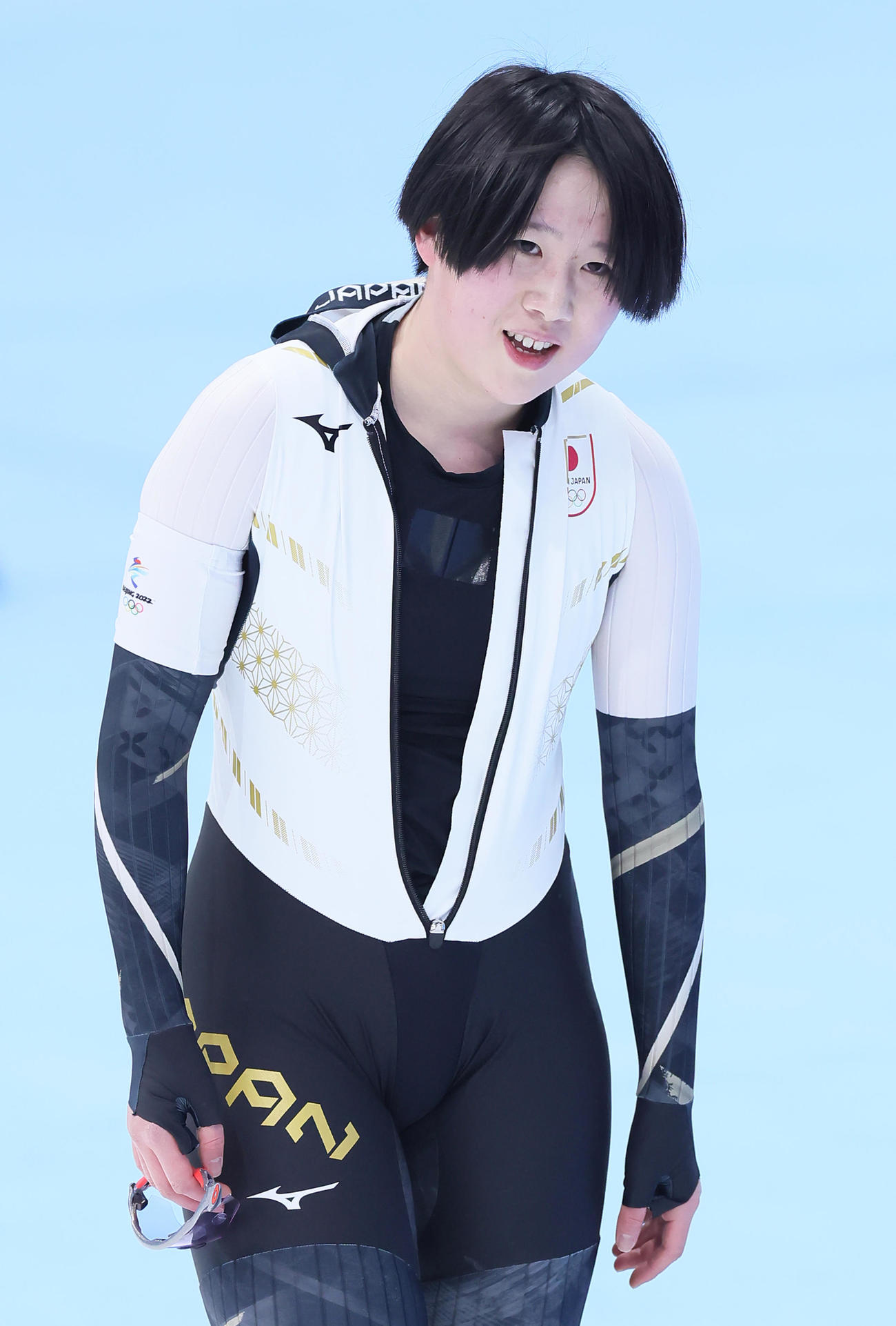 スピードスケート女子5000メートルのレースを終え、笑顔を見せる堀川（撮影・足立雅史）