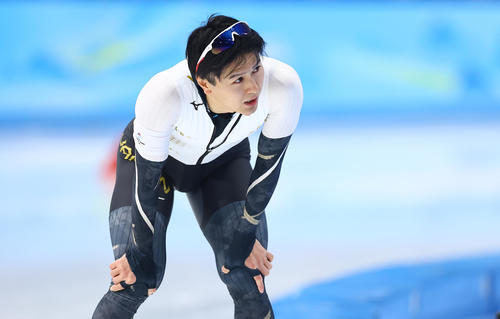 スピードスケート男子500メートル レース後、悔しげな村上(撮影・垰建太)