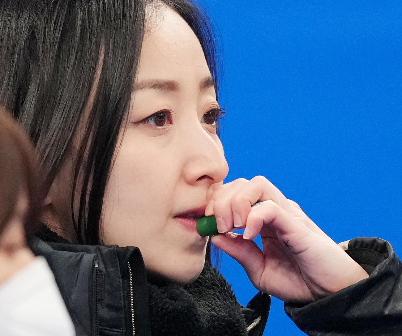 日本対スイス　試合前、唇にクリームを塗る藤沢（撮影・菅敏）