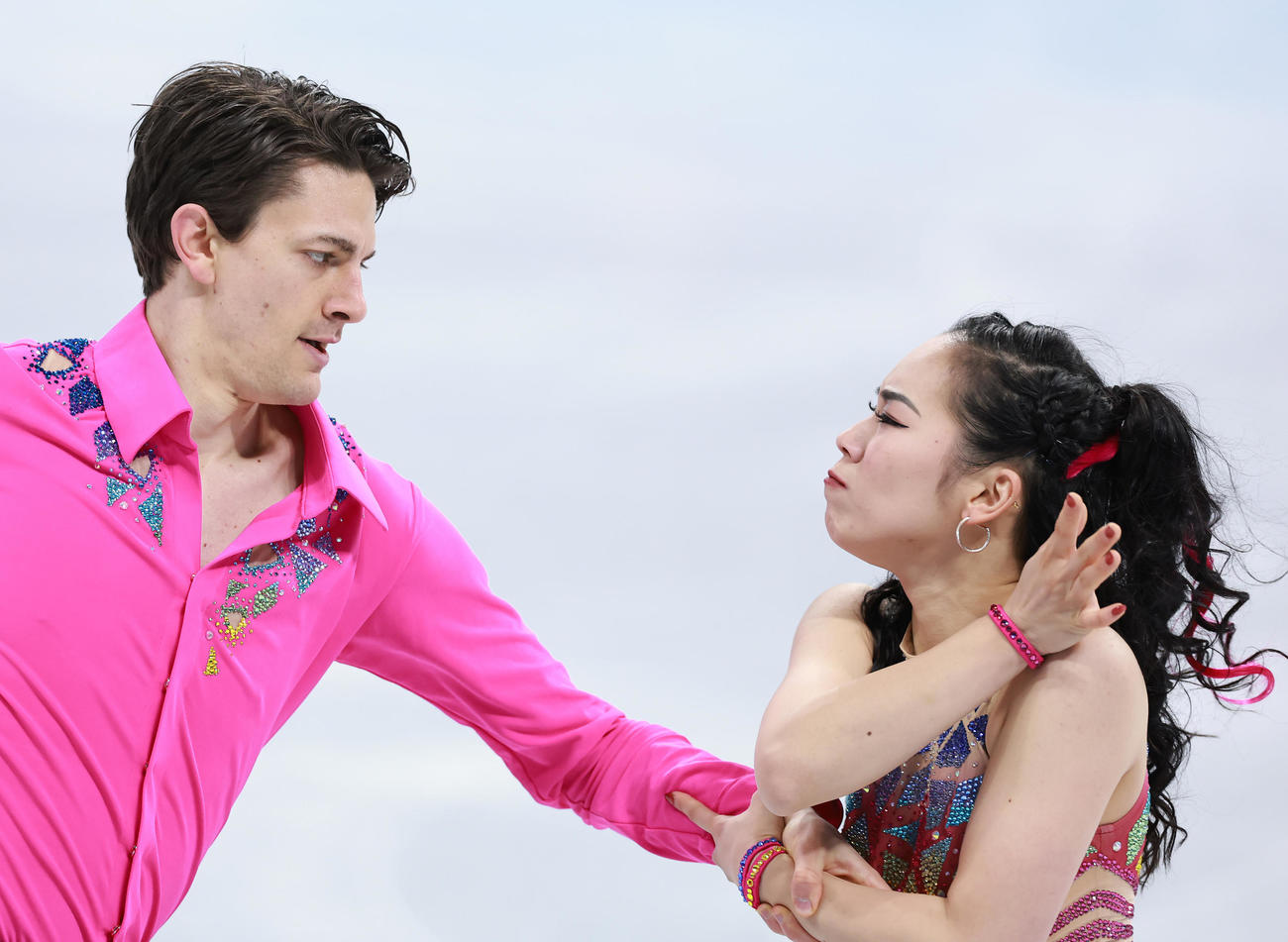 フィギュアスケート団体、アイスダンス・リズムダンスで演技する小松原美（右）、小松原尊組（撮影・垰建太）