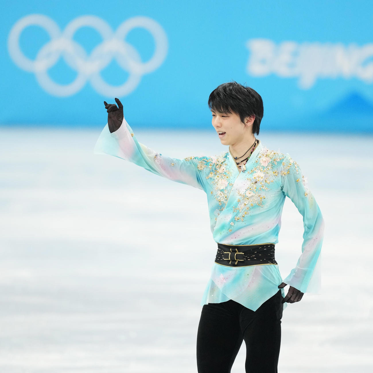 男子フリーの演技を終え、天を見上げる羽生（撮影・菅敏）