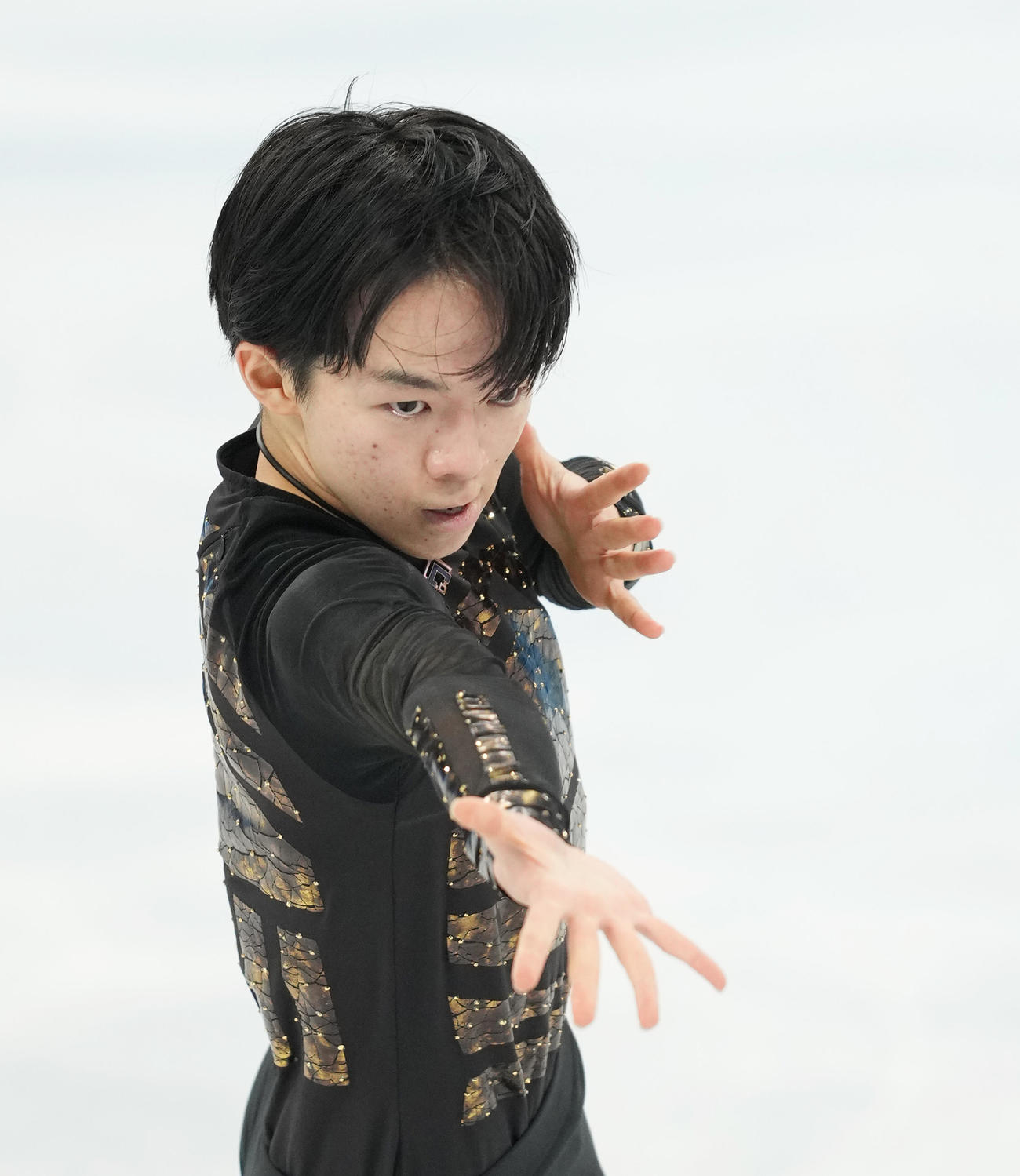 フィギュアスケート、男子フリーで演技する鍵山（撮影・菅敏）