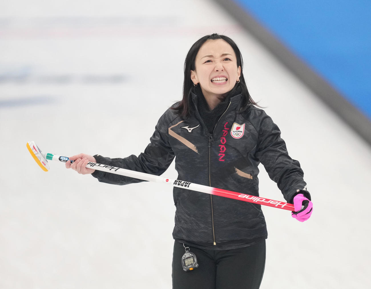 日本対米国　第3エンド、ショットを放ち、厳しい表情を見せる藤沢（撮影・菅敏）