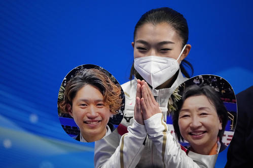 キスアンドクライで得点を待つ坂本花織(ロイター)