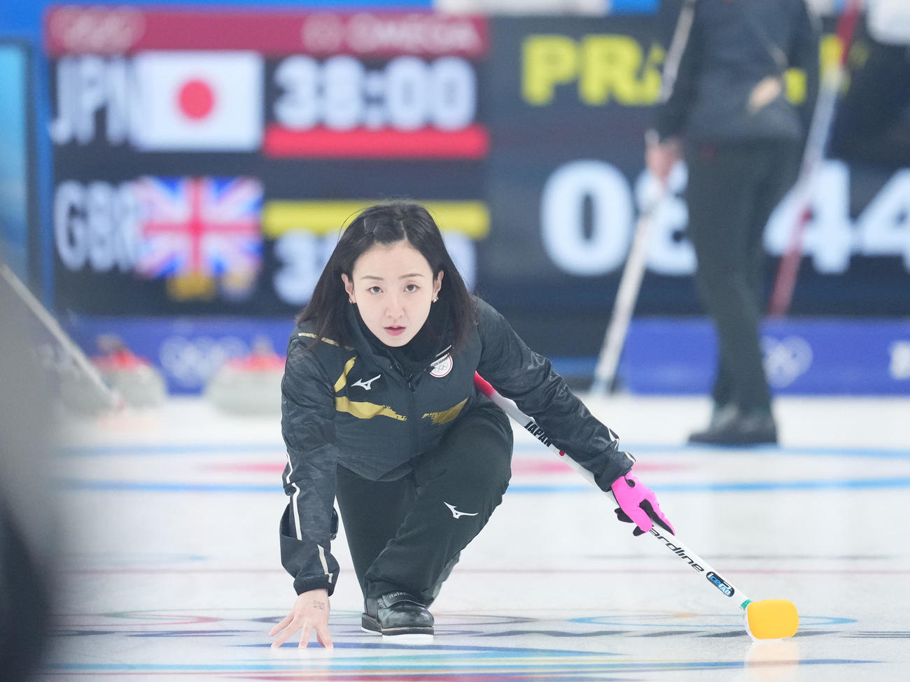 日本対英国　試合前にアップをする藤沢（撮影・菅敏）