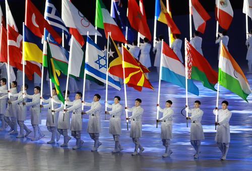 鮮やかな国旗 - フォトギャラリー - 北京オリンピック2022 - 北京オリンピック : 日刊スポーツ