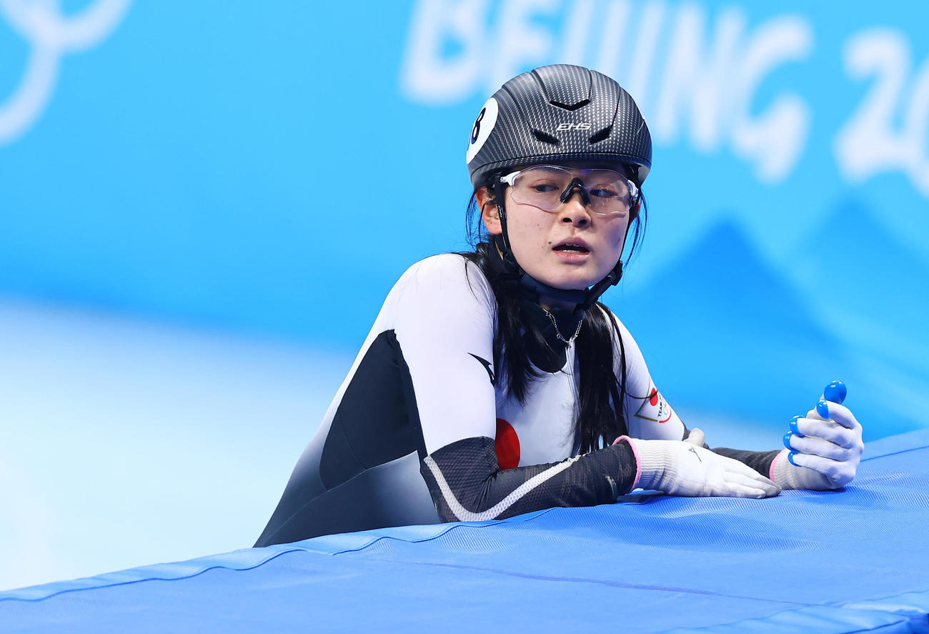 ショートトラック女子1500メートル予選、予選を終え渋い表情の菊池悠（撮影・垰建太）