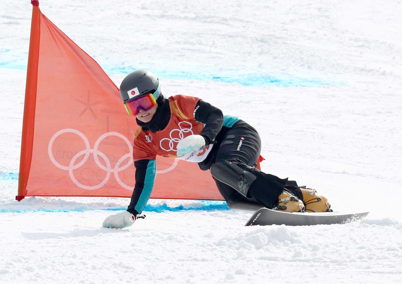 18年2月24日、平昌五輪スノーボード女子パラレル大回転で滑走する竹内智香