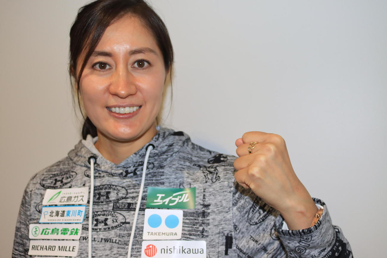 スノーボード女子竹内の五輪リング（撮影・保坂果那）