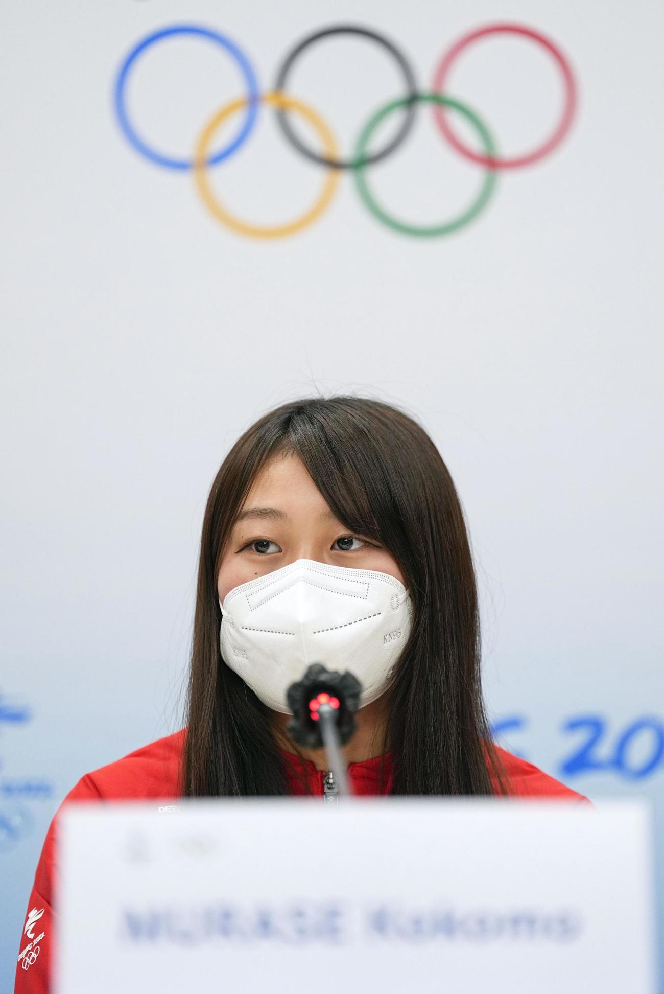スノーボード女子ビッグエア銅メダル獲得から一夜明け、記者会見する村瀬心椛（共同）