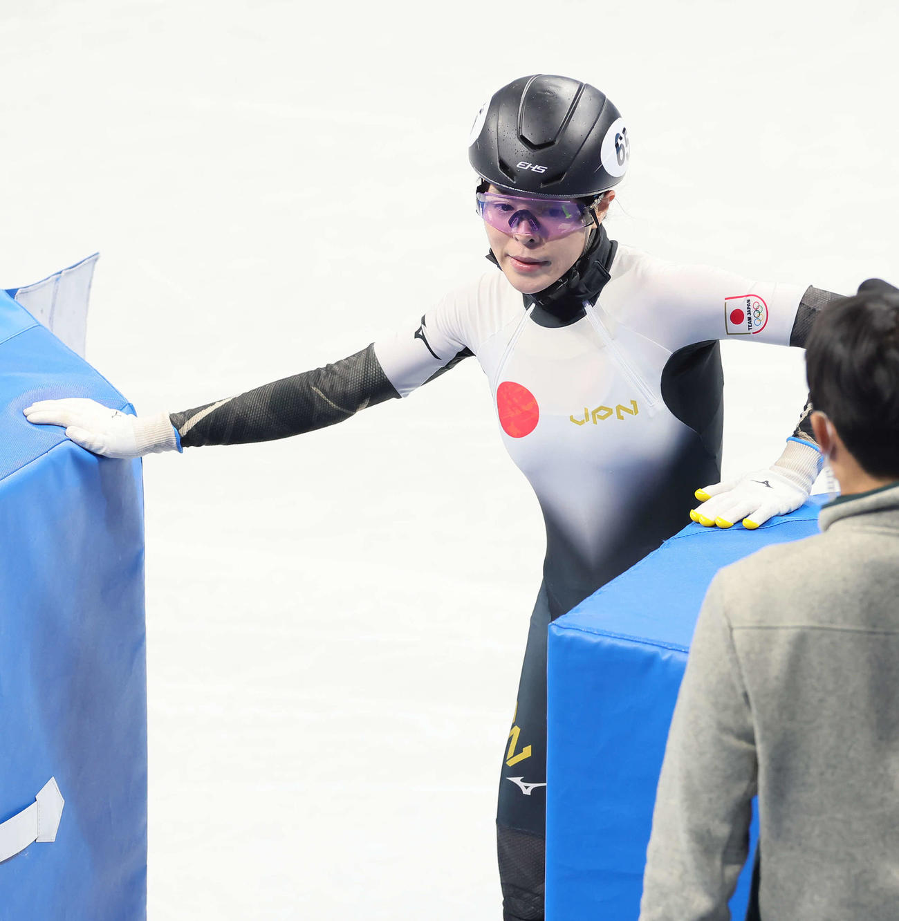 ショートトラック女子1000メートル予選を終え、渋い顔を見せる菊池純（撮影・足立雅史）
