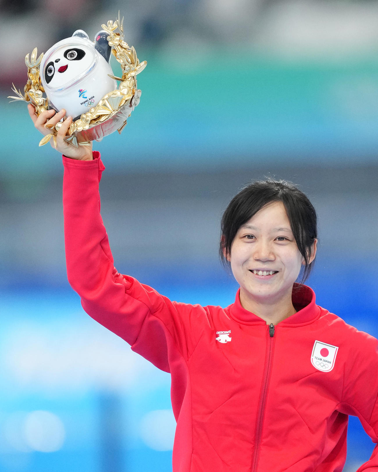 女子1000メートルで金メダルを獲得し、笑顔を見せる高木美（撮影・菅敏）