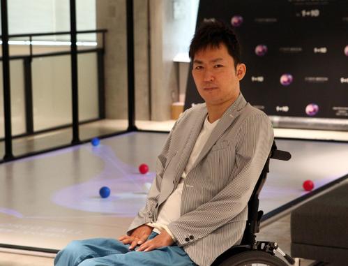 サイバーボッチャを開発した沢辺芳明社長（撮影・三須一紀）