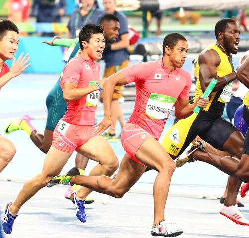 リオ五輪での男子４００メートルリレーの様子