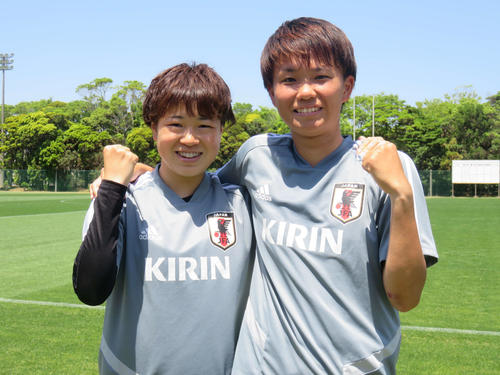 個人3冠を目指すW杯へ意気込むDF宮川（左）とDF南（撮影・松尾幸之介）