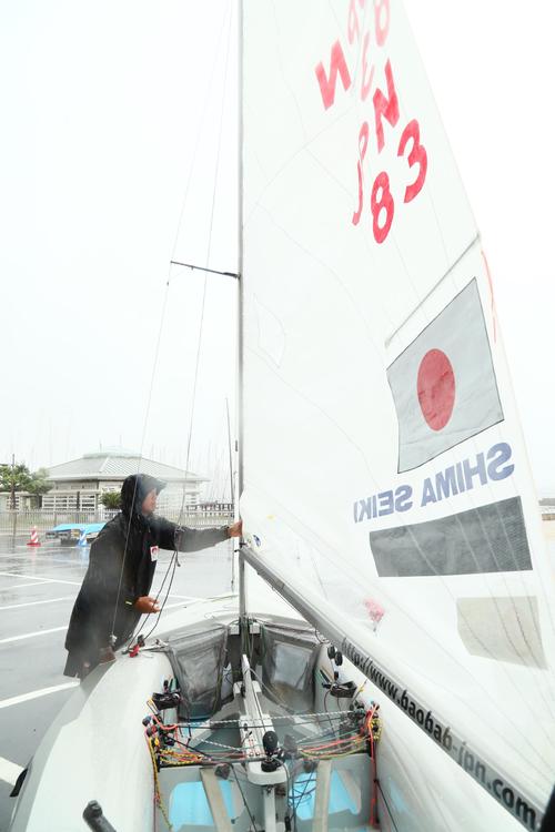 艤装（4）メーンセールを上げる