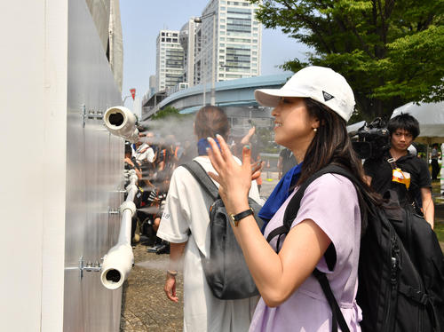 東京2020暑さ対策で、大型ミストタワーによる極微細ミスト噴霧が設置された（撮影・柴田隆二）